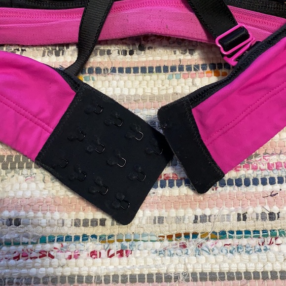 Hot pink Lululemon sports bra - Picture 4 of 7